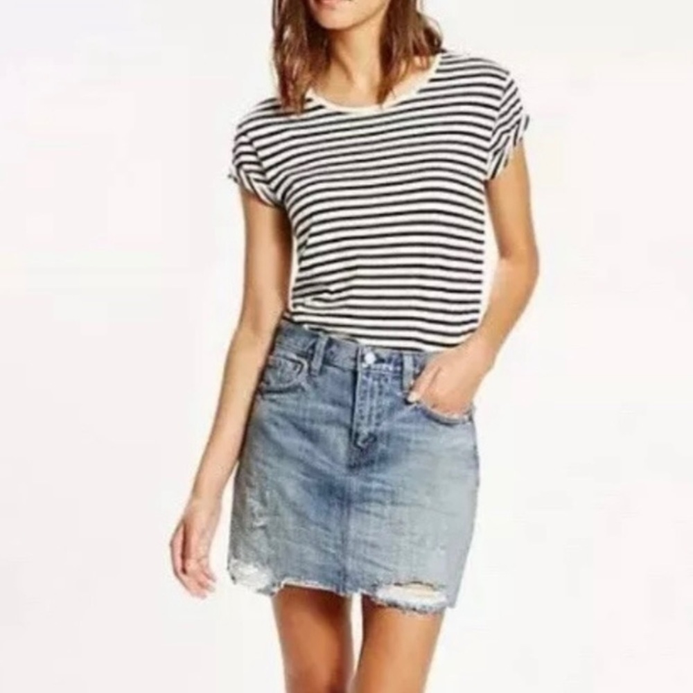 LEVI’S Deconstructed Iconic Boyfriend Mini Jean Skirt NWT Size 26